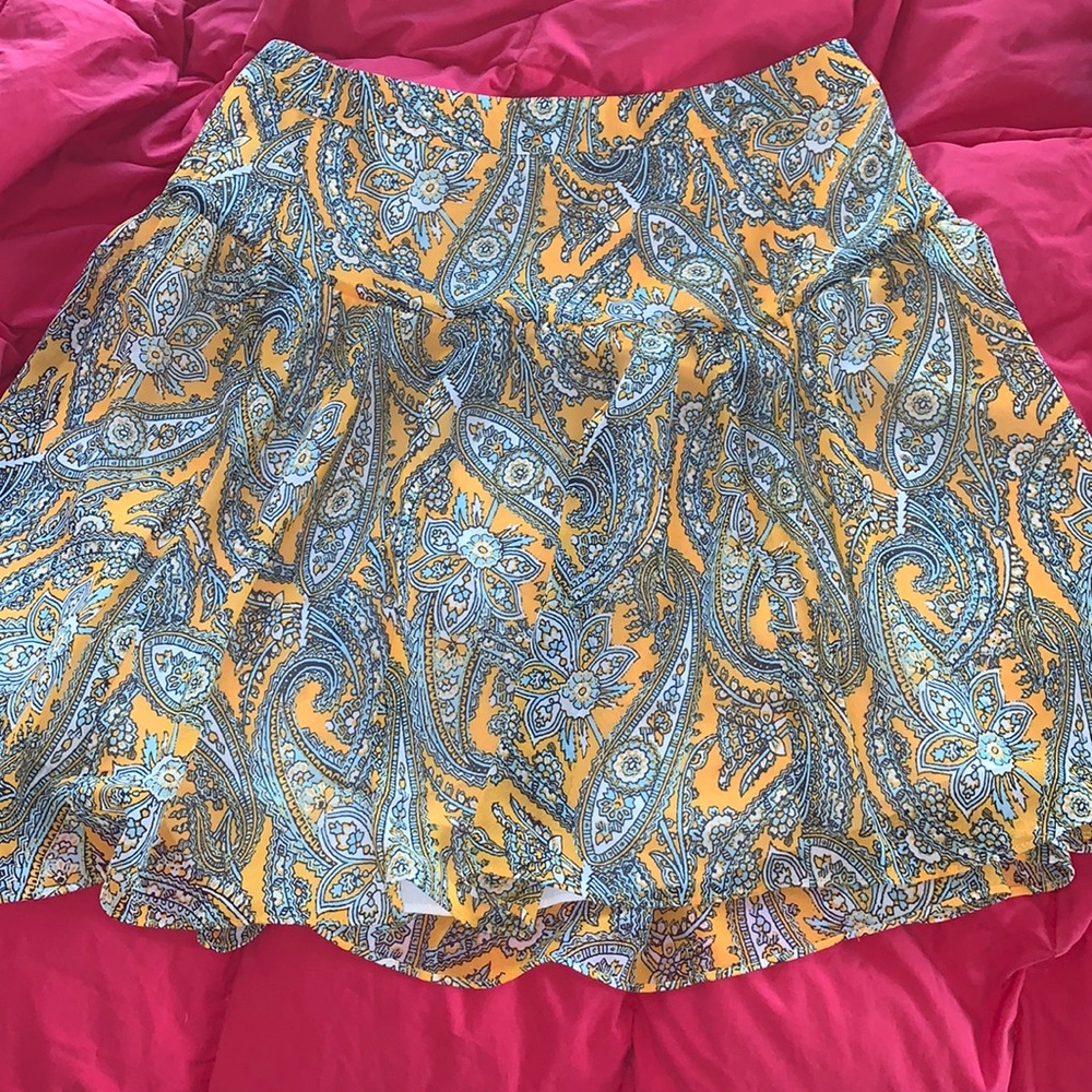 Adorable petite mini paisley skirt fits small m